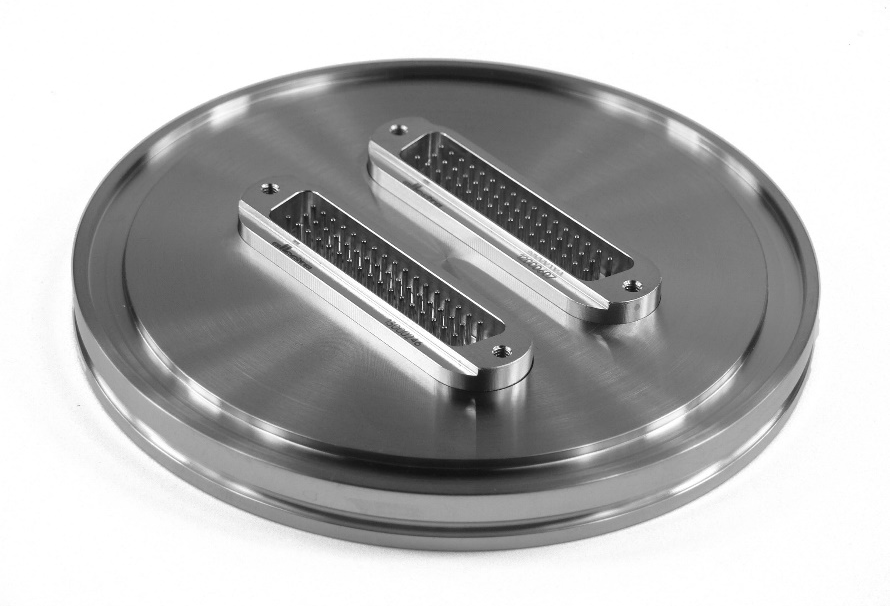 图六：100ISO-K法兰：2 x 50针真空馈通