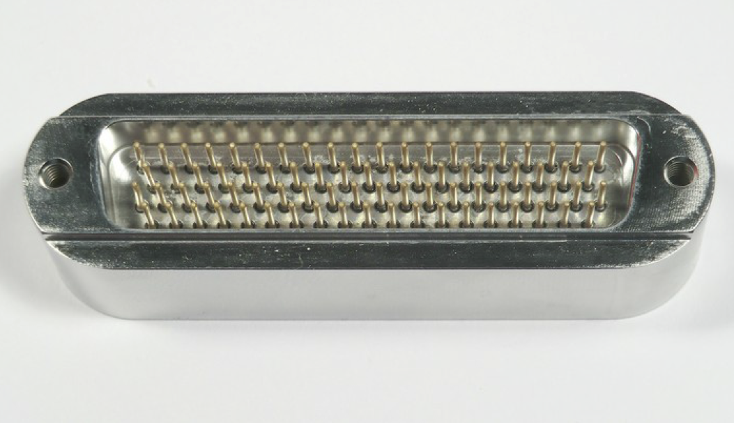 图三：焊接版78针高密度版Sub-D真空馈通